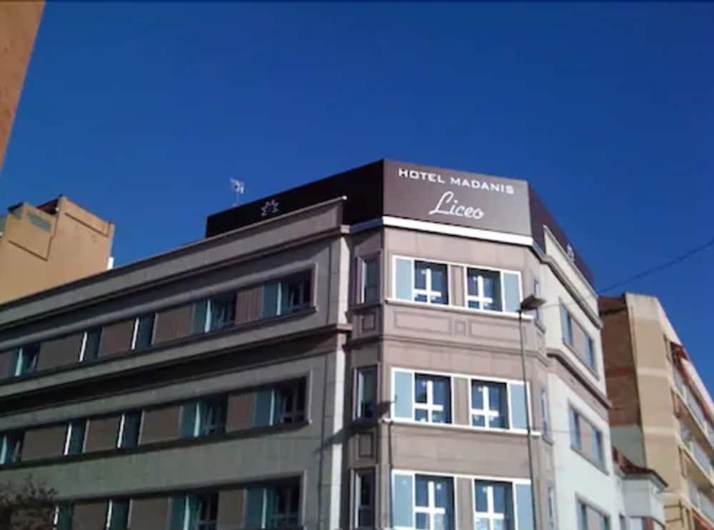Hotel Madanis Liceo L'Hospitalet de Llobregat Luaran gambar