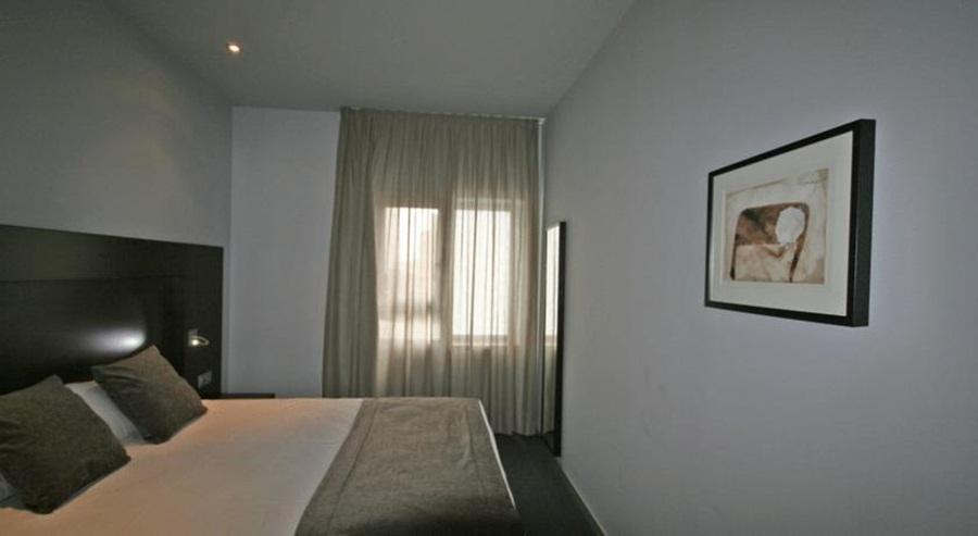 Hotel Madanis Liceo L'Hospitalet de Llobregat Luaran gambar