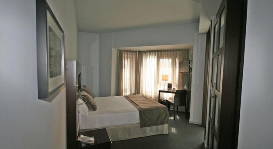 Hotel Madanis Liceo L'Hospitalet de Llobregat Luaran gambar