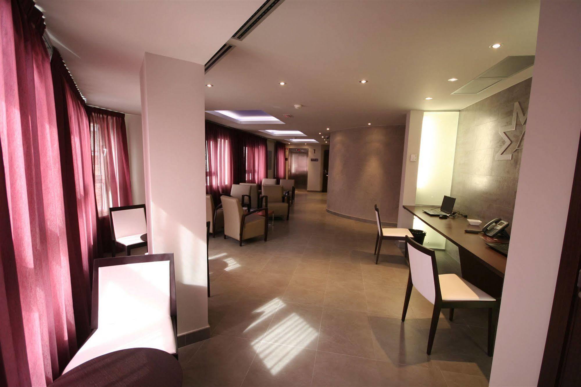 Hotel Madanis Liceo L'Hospitalet de Llobregat Luaran gambar