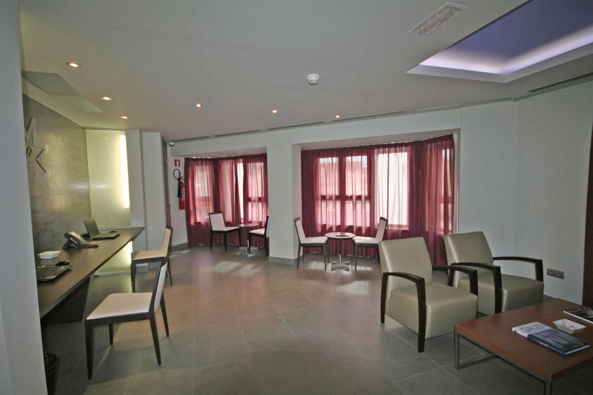 Hotel Madanis Liceo L'Hospitalet de Llobregat Luaran gambar